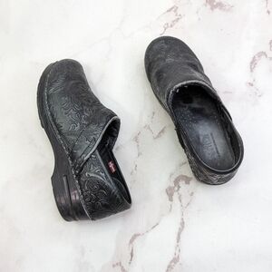 Sanita Clog Shoe Women US 6 EUR 37 Black Low Top Slip On Floral Tooled
